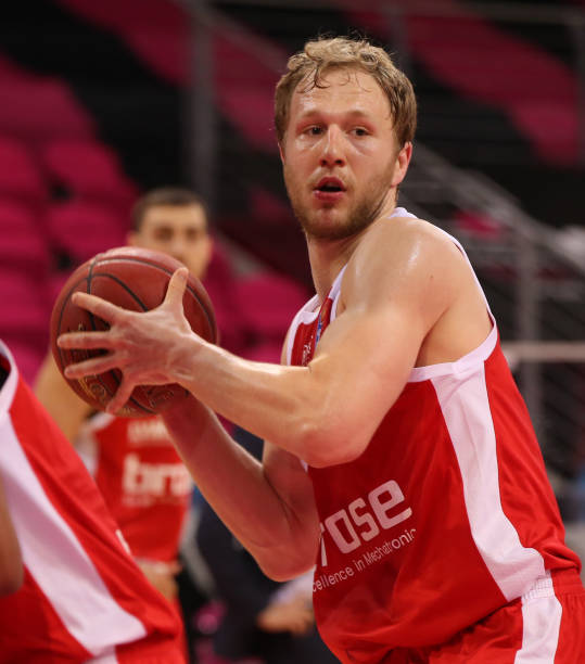 锋线对决 锋线对决