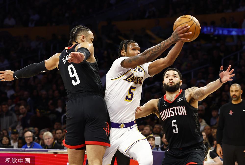 更折射出她 更折射出她